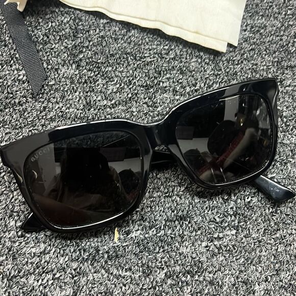 Black Gucci Glasses - Like New w Hard & Soft Cases & Gucci Cloth main image 4